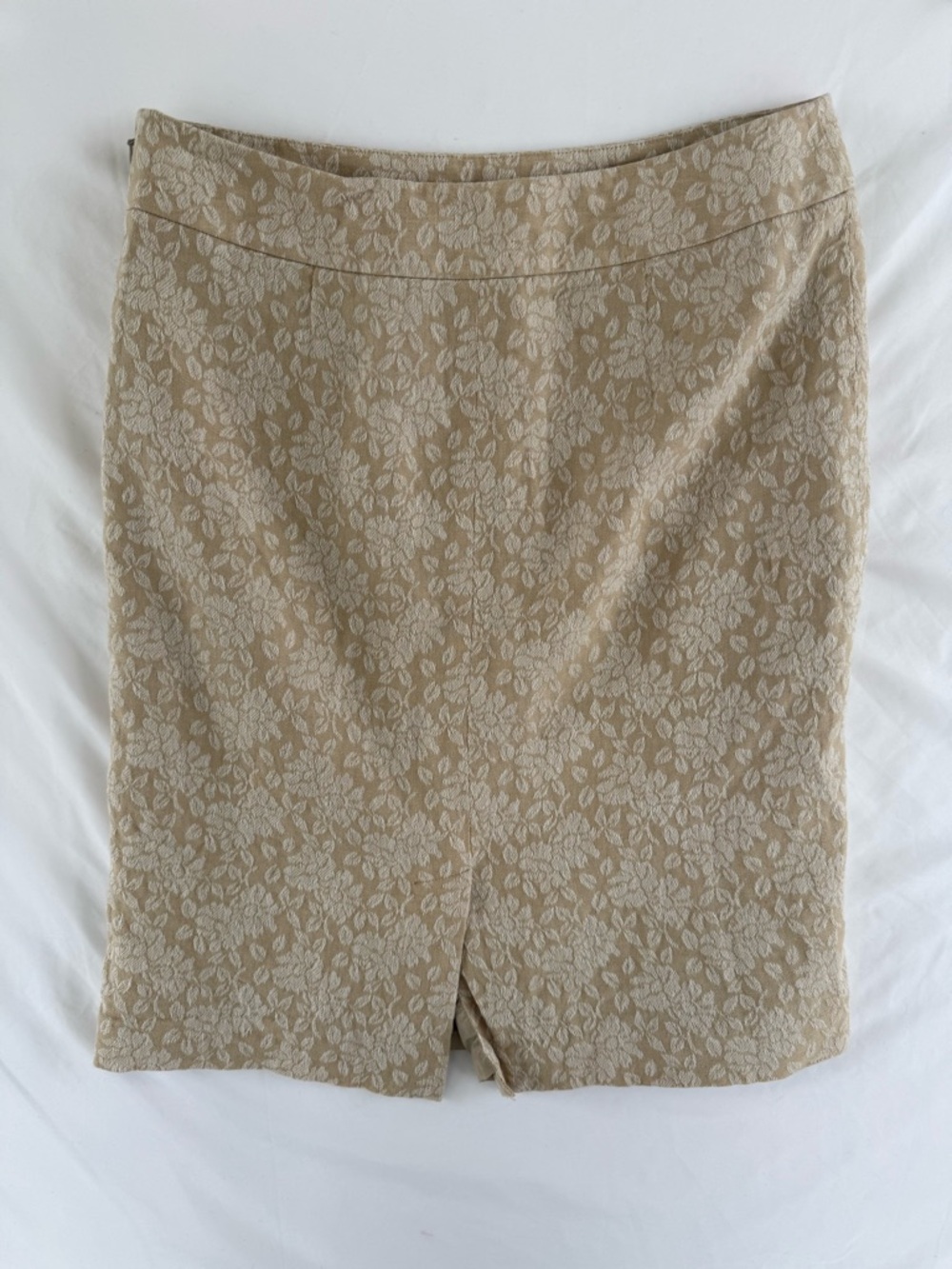 Liz Claiborne Beige Floral Jacquard Skirt Suit - Picture 5 of 11